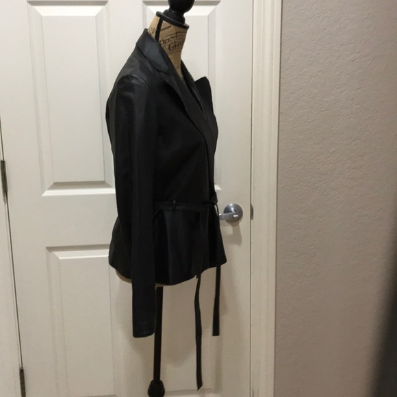 Jacket - Picture 3 of 8